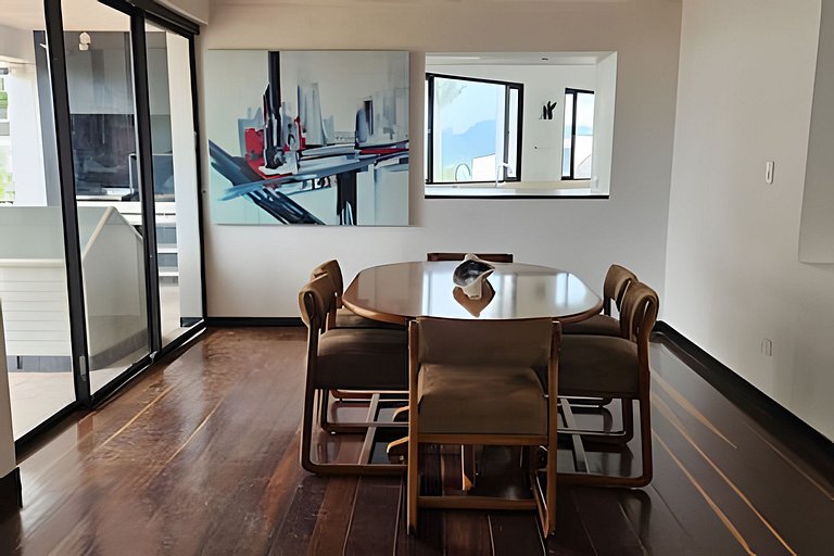 Casa Campestre, Ubicación Central