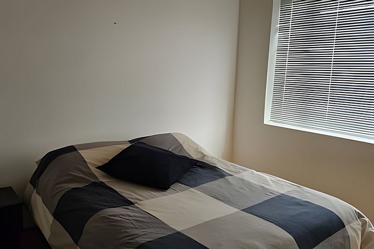 Casa Campestre, Ubicación Central