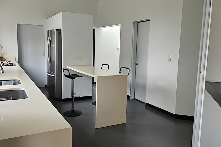 Casa Campestre, Ubicación Central