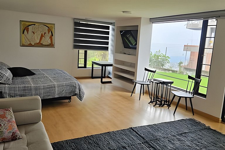 Casa Campestre, Ubicación Central