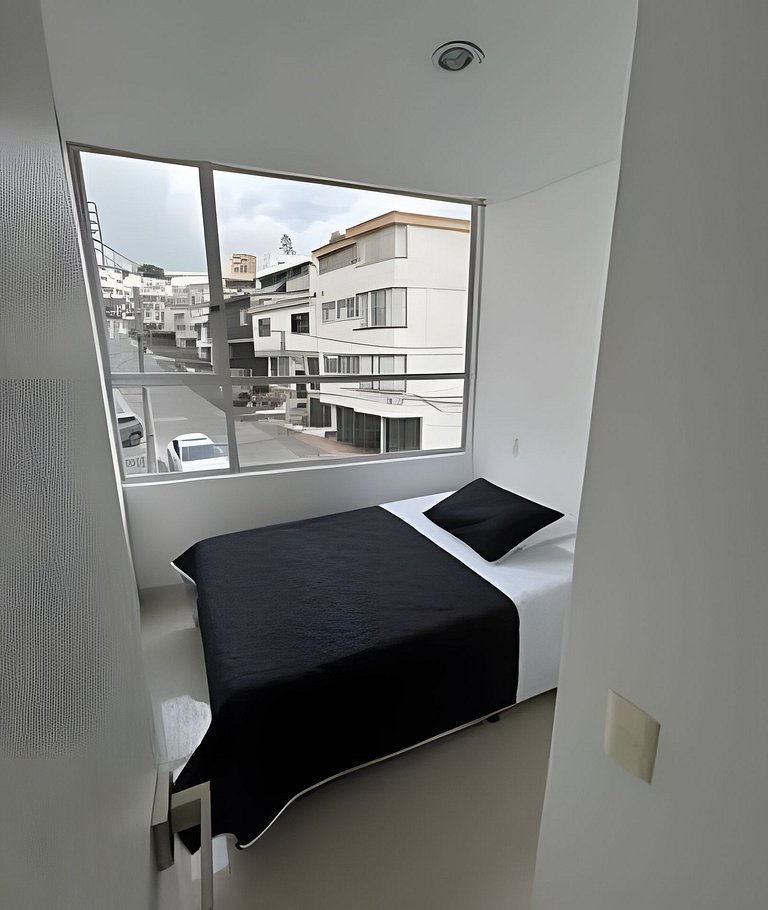 Moderno y cómodo cerca al cable