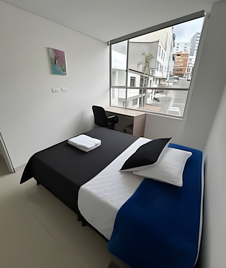 Moderno y cómodo cerca al cable