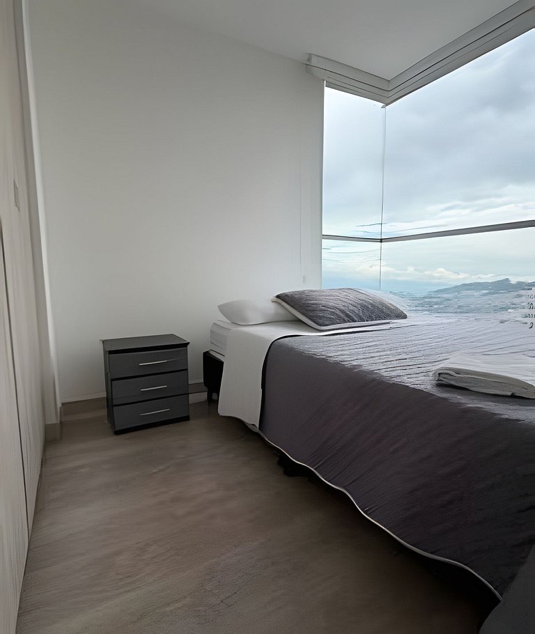 Lujoso con linda vista - Estrato 6